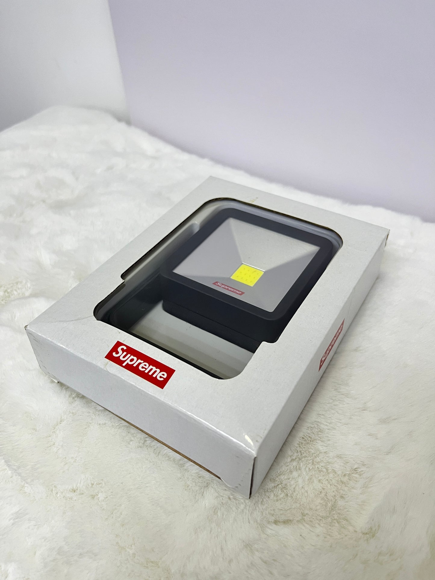 Supreme Magnetic Kickstand Light Black