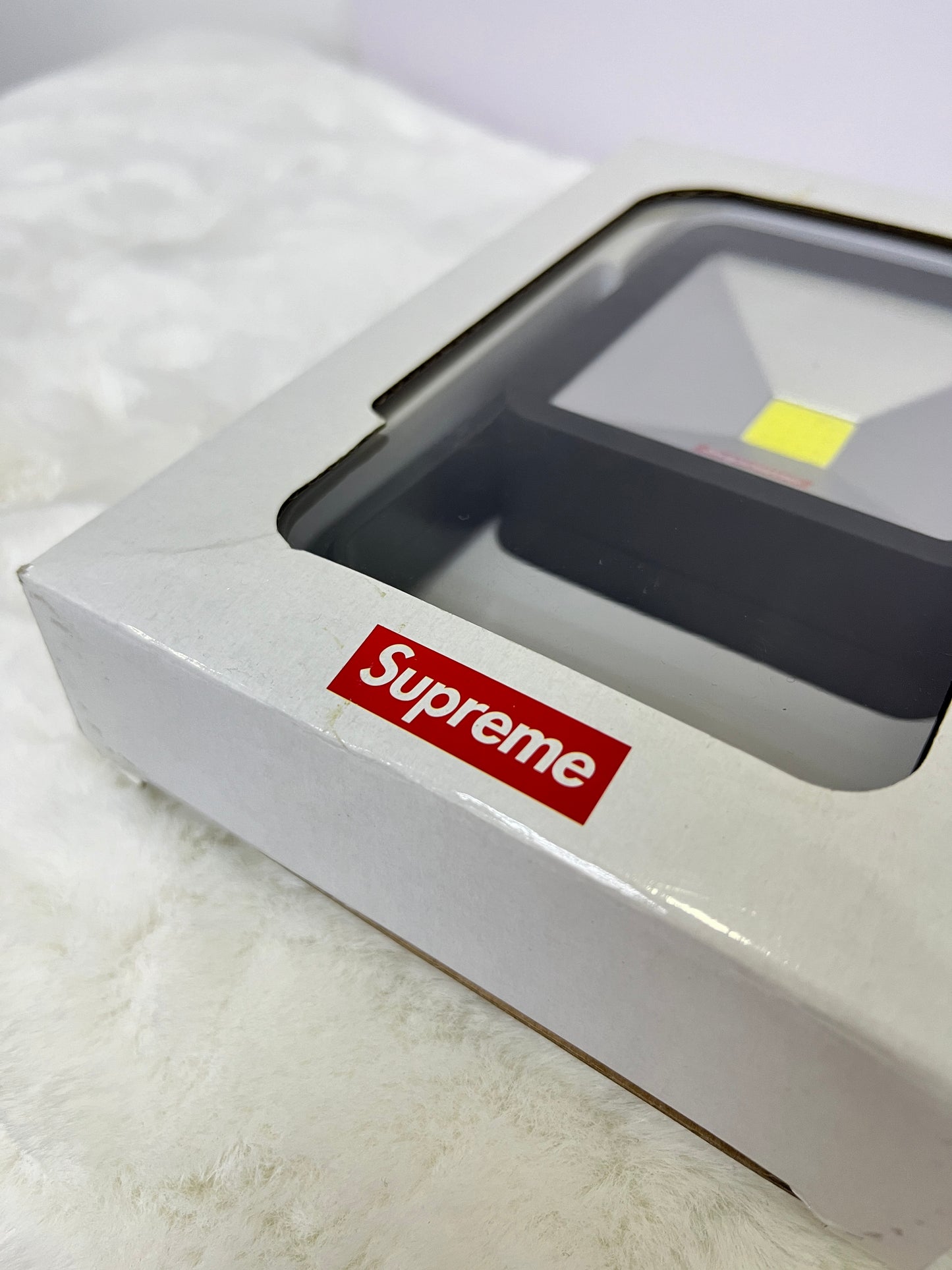 Supreme Magnetic Kickstand Light Black