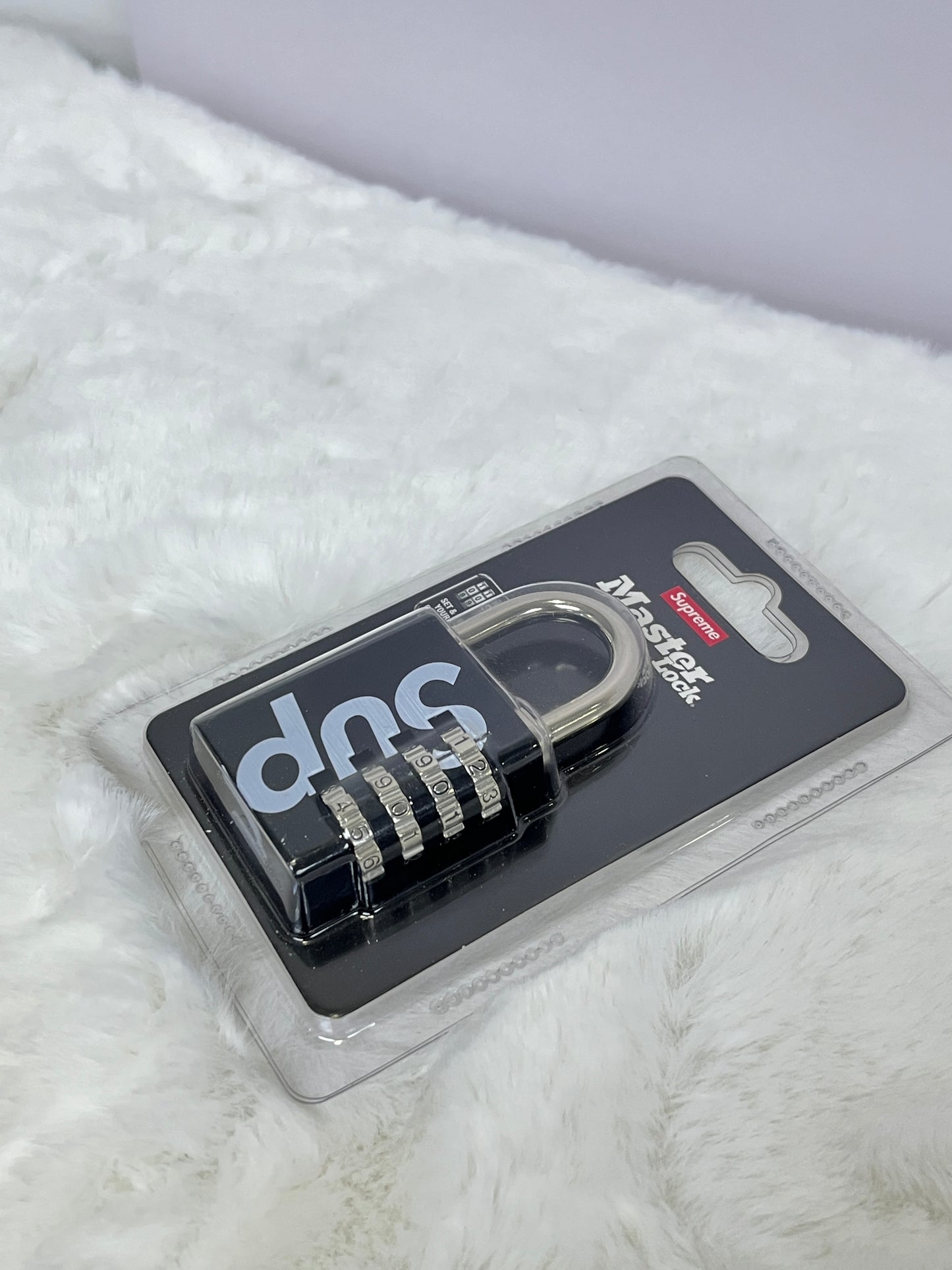 Supreme Masterlock Numeric Lock Black