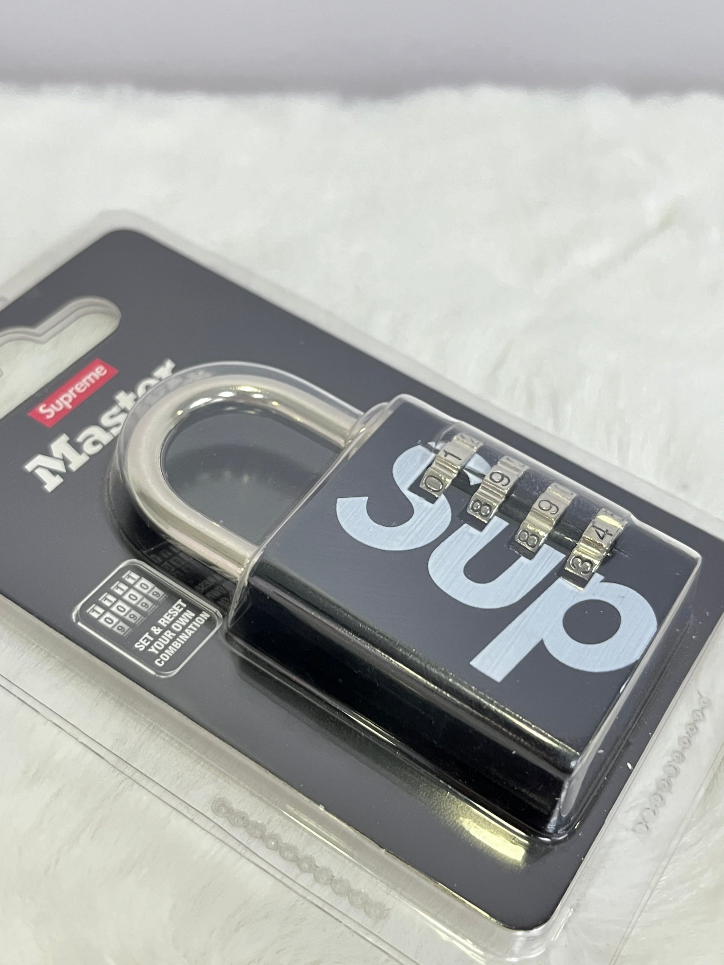 Supreme Masterlock Numeric Lock Black