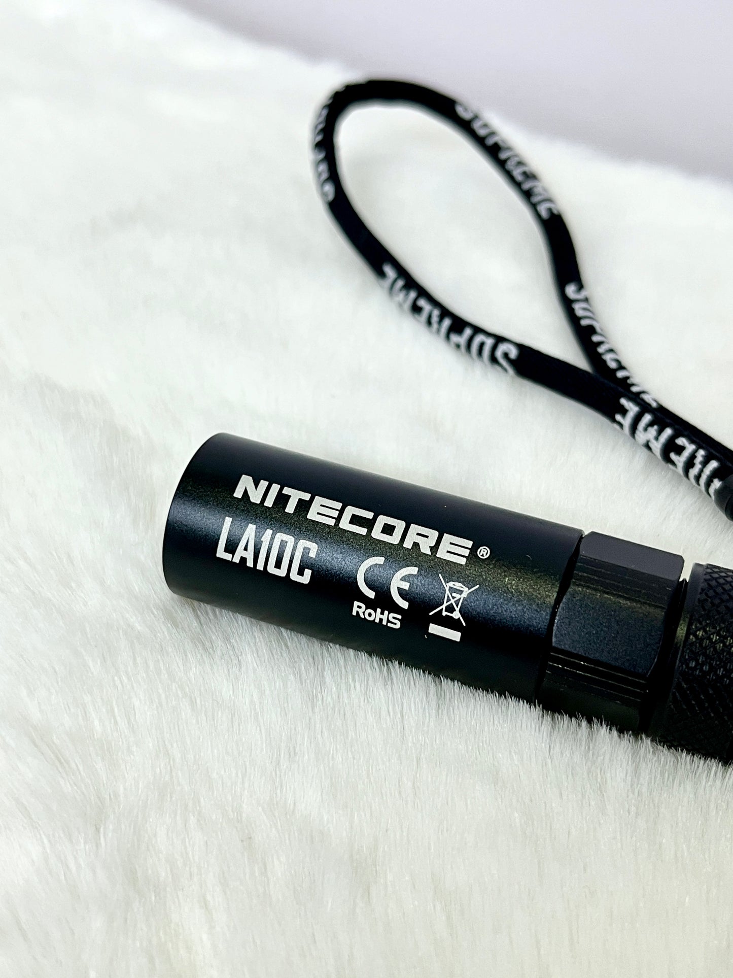 Supreme NITECORE Mini Magnetic Flashlight Black